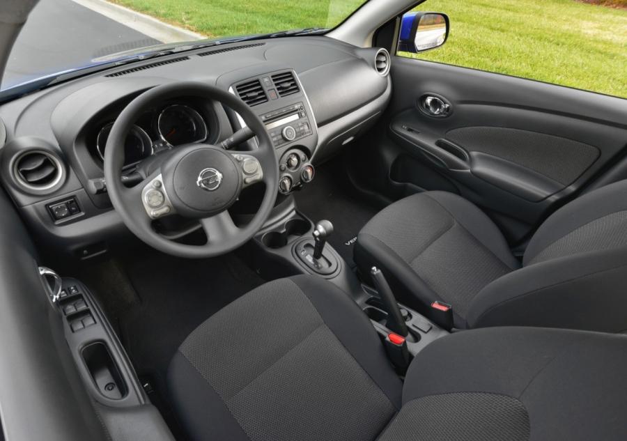  Nissan Versa Sedan 2014 года  (фото 9 из 22)